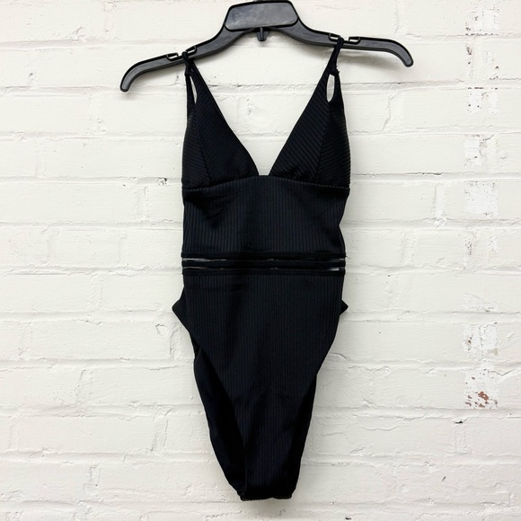 NWT Isabella Rose Black Queensland One Piece Swimsuit Large - Picture 2 of 6